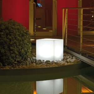 cubo in resina luminoso