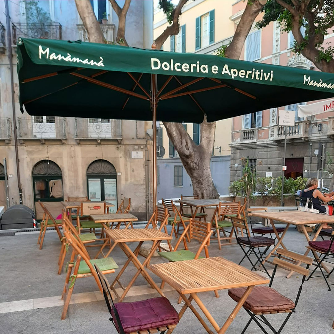 ombrellone bar verde con logo