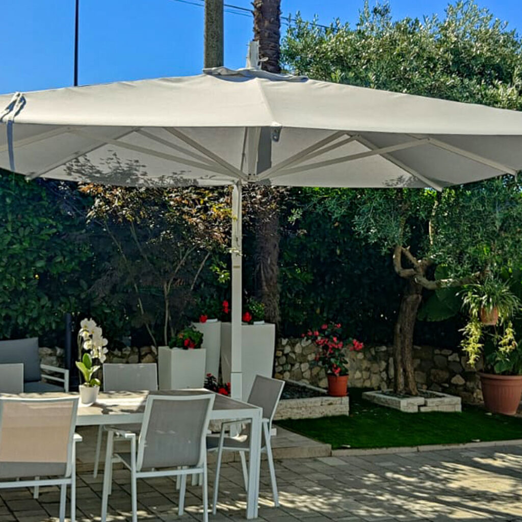 Ombrellone decentrato da giardino mod. Malibù 3×4 mt